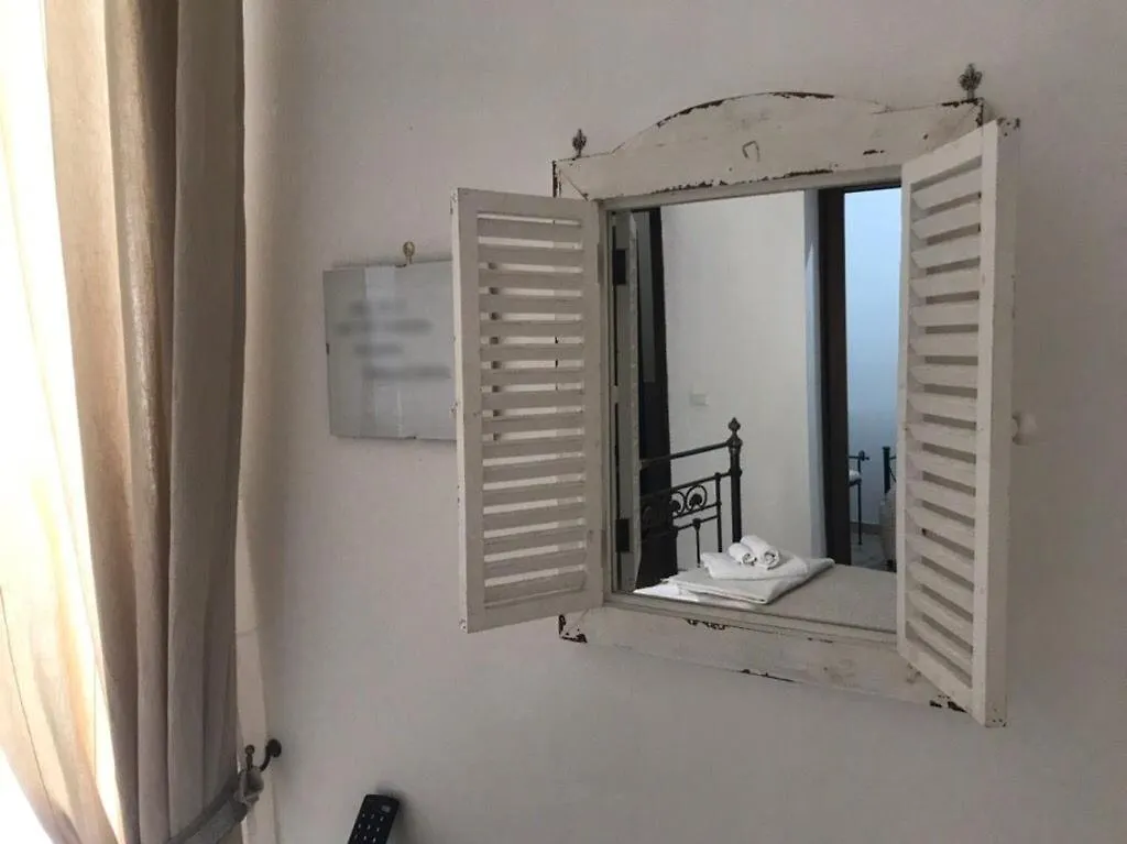 לינה וארוחת בוקר צ'יניזי La Mansarda B&B