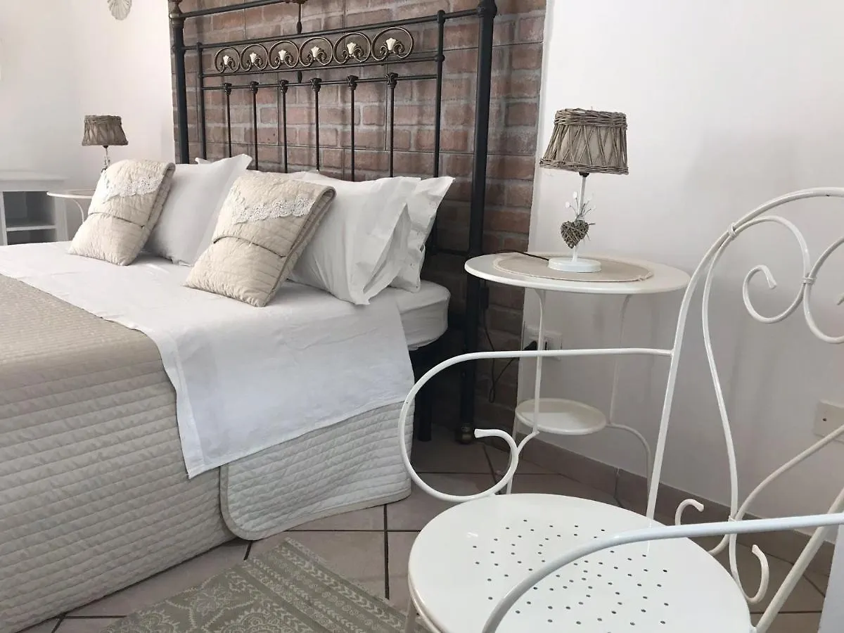 *** לינה וארוחת בוקר צ'יניזי La Mansarda B&B איטליה