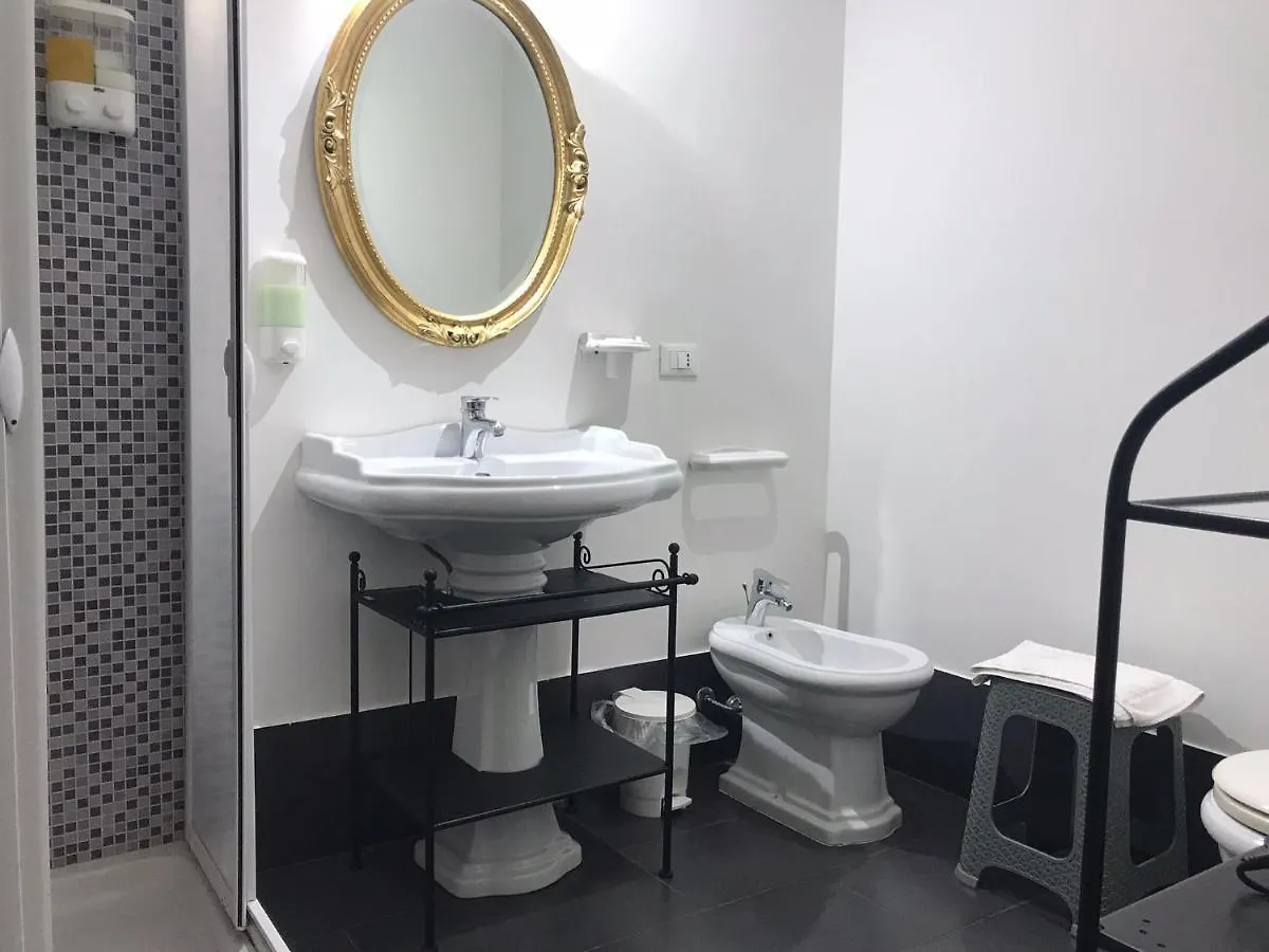 צ'יניזי La Mansarda B&B 3*,  איטליה