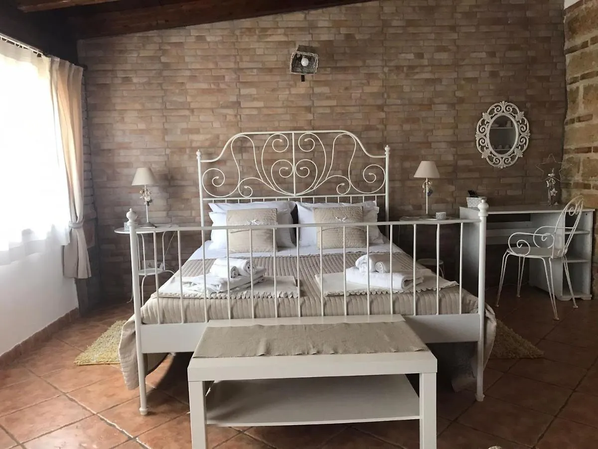 לינה וארוחת בוקר צ'יניזי La Mansarda B&B