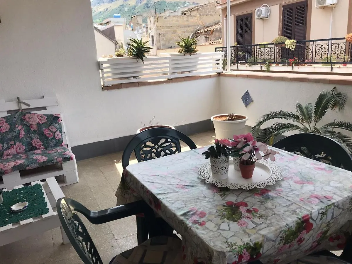 לינה וארוחת בוקר צ'יניזי La Mansarda B&B